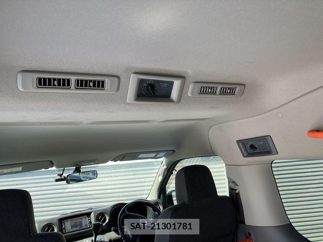 Nissan NV350 Caravan 2019-07 1293087-18