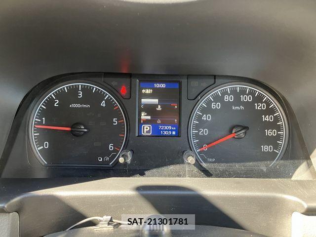 Nissan NV350 Caravan 2019-07 1293087-20