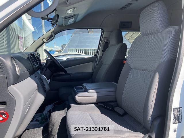 Nissan NV350 Caravan 2019-07 1293087-29