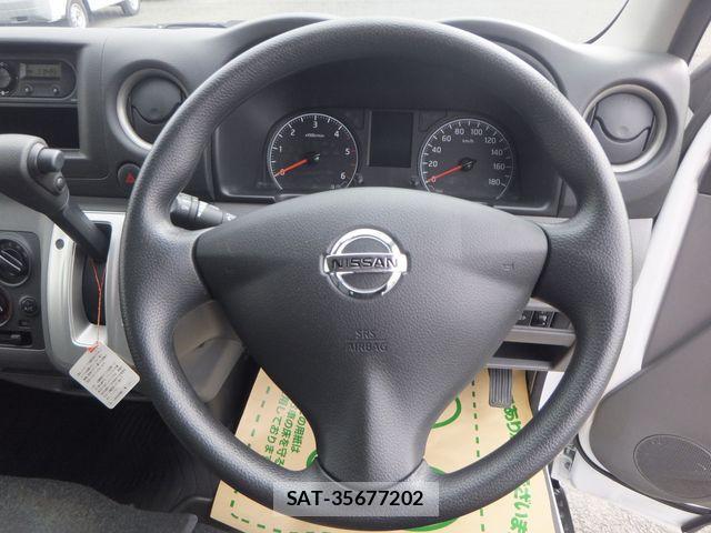 Nissan NV350 Caravan 2021-08 1328495-17
