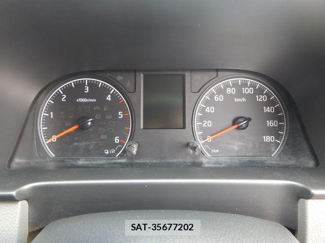 Nissan NV350 Caravan 2021-08 1328495-18