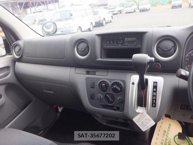 Nissan NV350 Caravan 2021-08 1328495-20