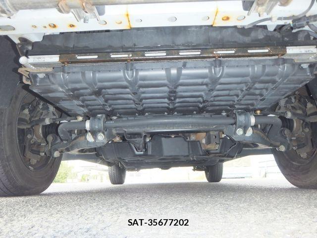 Nissan NV350 Caravan 2021-08 1328495-24