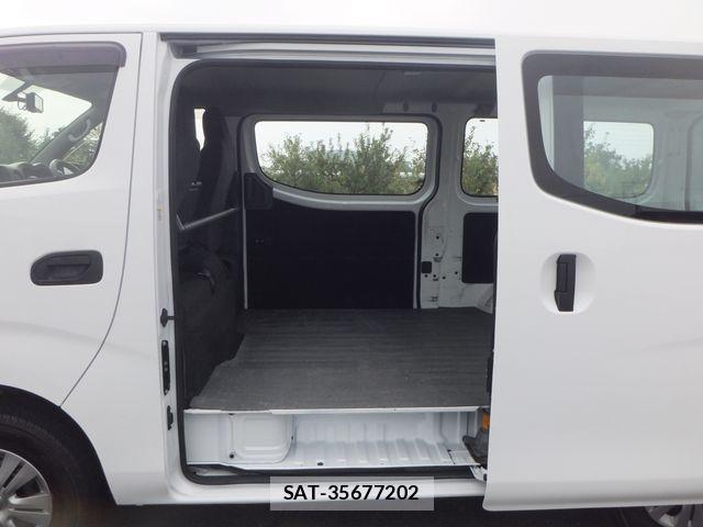 Nissan NV350 Caravan 2021-08 1328495-5