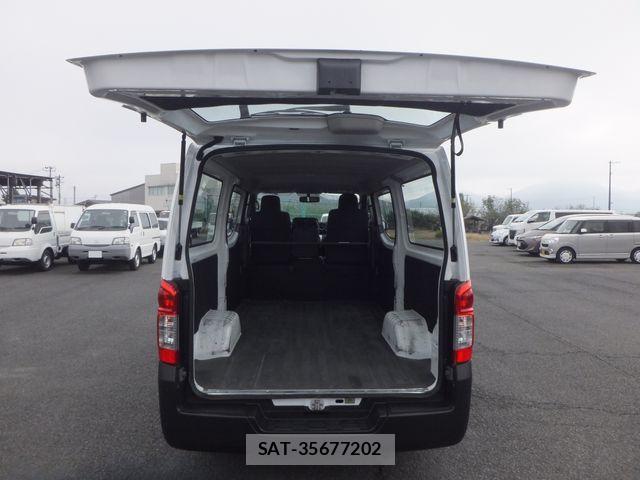 Nissan NV350 Caravan 2021-08 1328495-8