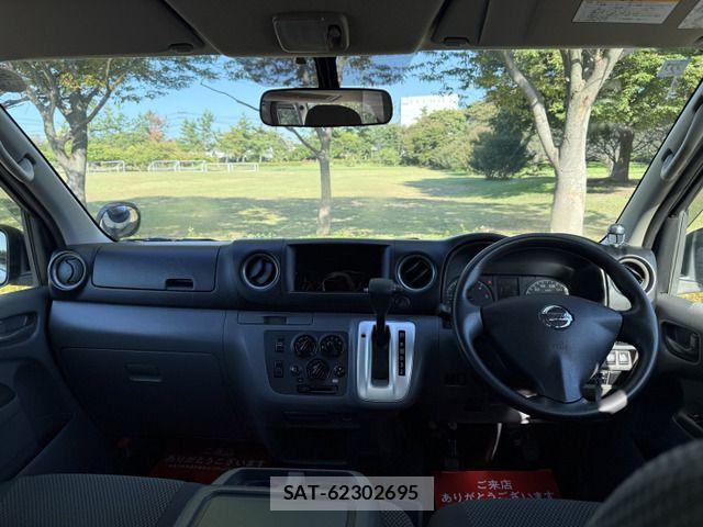 Nissan NV350 Caravan 2018-11 1332460-11