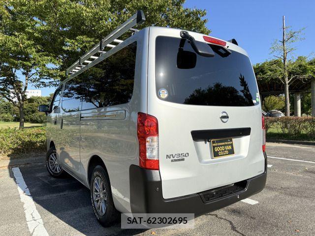 Nissan NV350 Caravan 2018-11 1332460-1