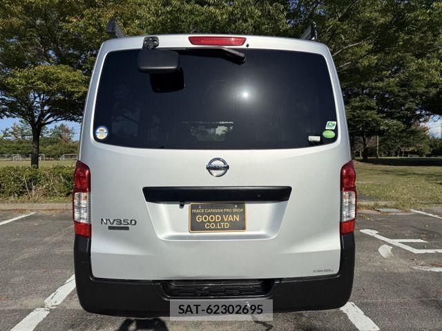 Nissan NV350 Caravan 2018-11 1332460-5