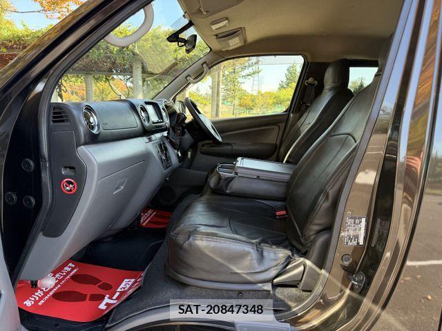 Nissan NV350 Caravan 2014-12 1392807-9