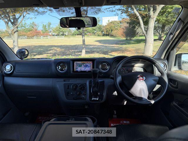 Nissan NV350 Caravan 2014-12 1392807-11