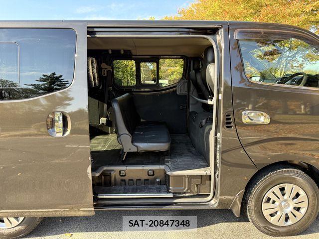 Nissan NV350 Caravan 2014-12 1392807-14