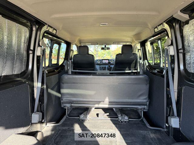 Nissan NV350 Caravan 2014-12 1392807-18