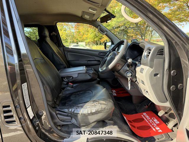 Nissan NV350 Caravan 2014-12 1392807-8