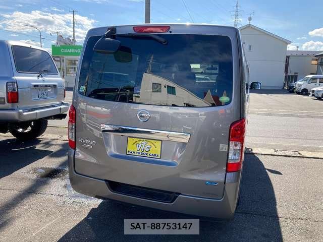 Nissan NV350 Caravan 2015-11 1405299-12