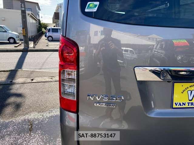 Nissan NV350 Caravan 2015-11 1405299-16