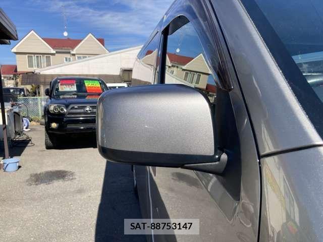 Nissan NV350 Caravan 2015-11 1405299-6