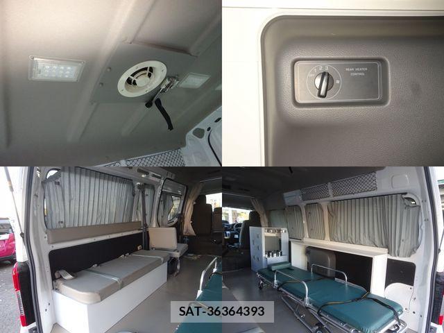 Nissan NV350 Caravan 2017-08 1474055-11