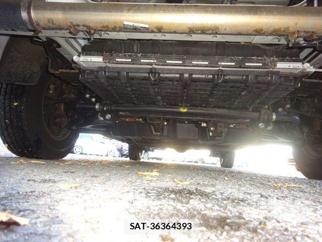 Nissan NV350 Caravan 2017-08 1474055-18