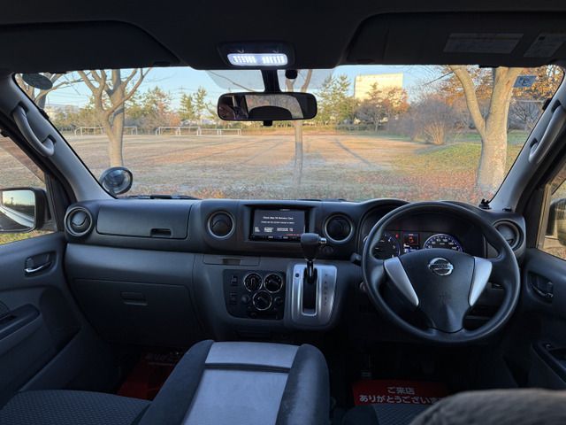 Nissan NV350 Caravan 2014-03 1548015-11