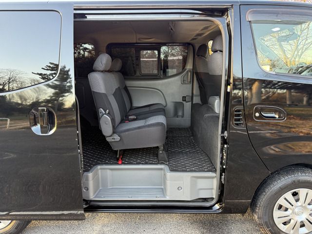 Nissan NV350 Caravan 2014-03 1548015-15