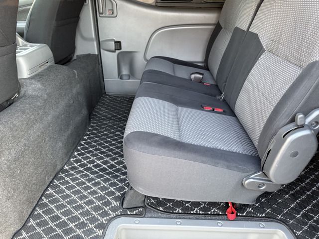 Nissan NV350 Caravan 2014-03 1548015-17