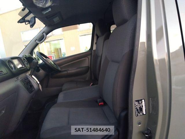 Nissan NV350 Caravan 2013-04 1554609-9