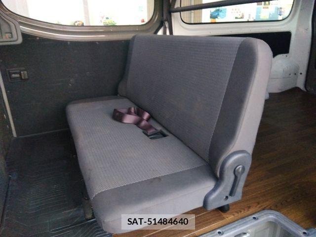 Nissan NV350 Caravan 2013-04 1554609-11
