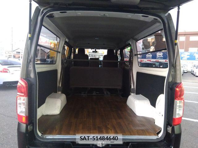 Nissan NV350 Caravan 2013-04 1554609-13