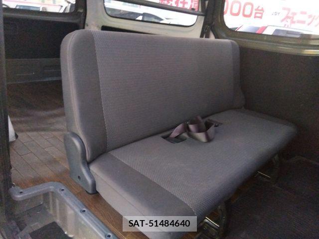 Nissan NV350 Caravan 2013-04 1554609-15
