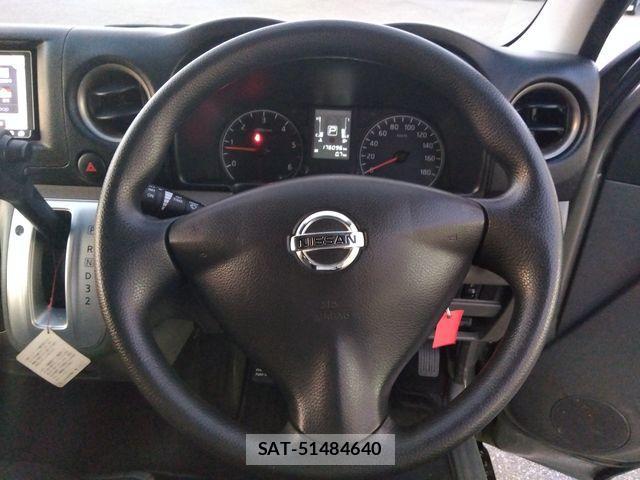Nissan NV350 Caravan 2013-04 1554609-1