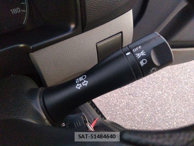 Nissan NV350 Caravan 2013-04 1554609-22