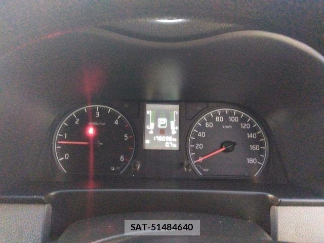Nissan NV350 Caravan 2013-04 1554609-23