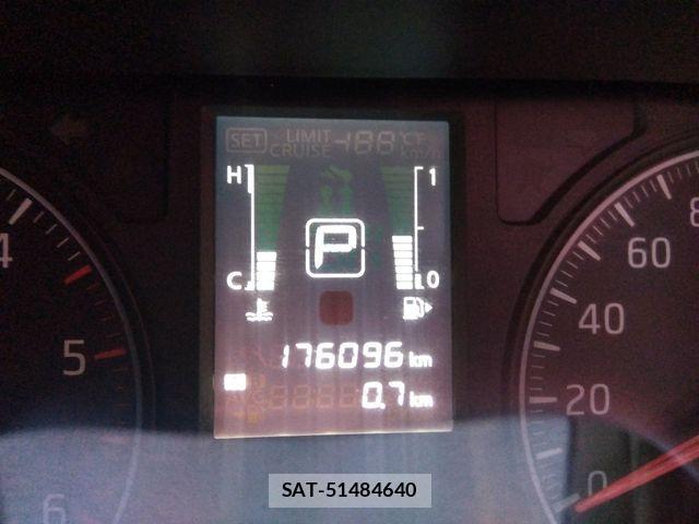 Nissan NV350 Caravan 2013-04 1554609-24