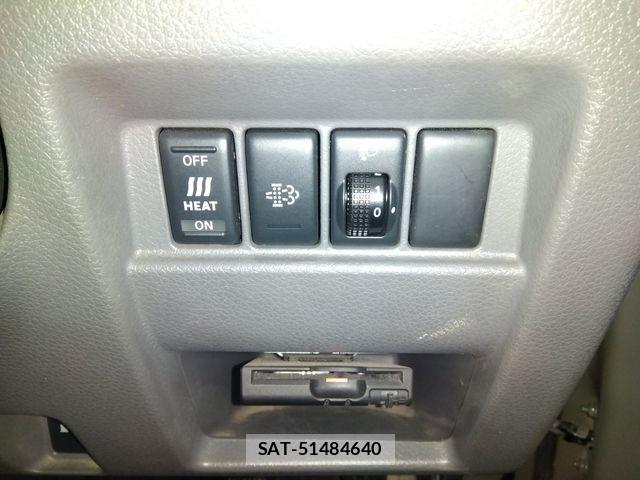 Nissan NV350 Caravan 2013-04 1554609-26