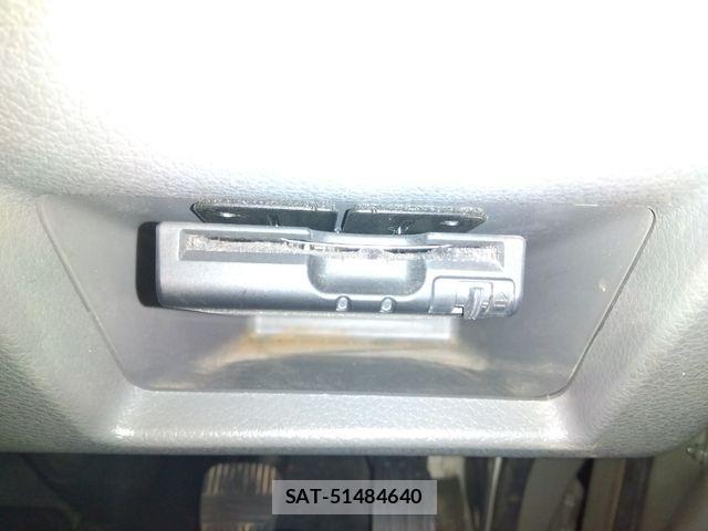Nissan NV350 Caravan 2013-04 1554609-27