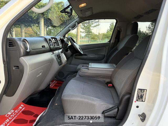 Nissan NV350 Caravan 2014-12 1586868-9