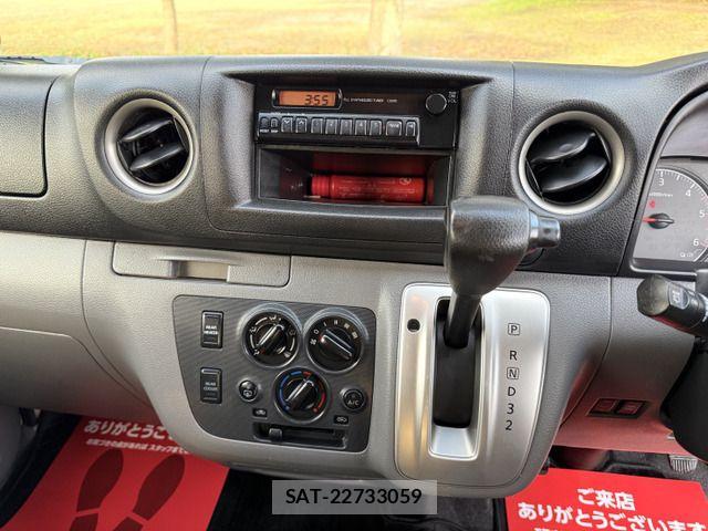 Nissan NV350 Caravan 2014-12 1586868-12
