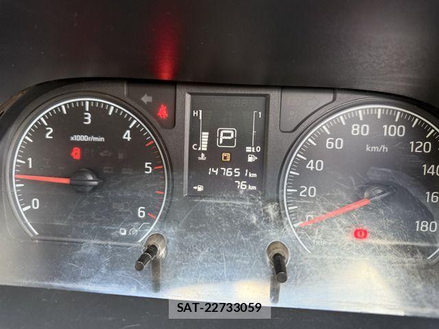 Nissan NV350 Caravan 2014-12 1586868-13