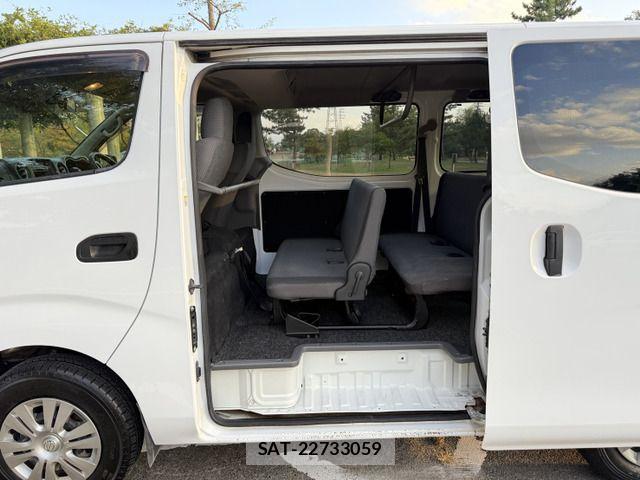 Nissan NV350 Caravan 2014-12 1586868-15