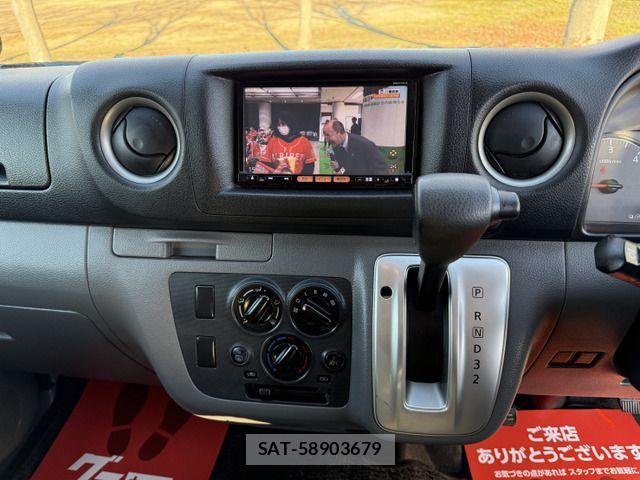 Nissan NV350 Caravan 2014-11 1662821-13
