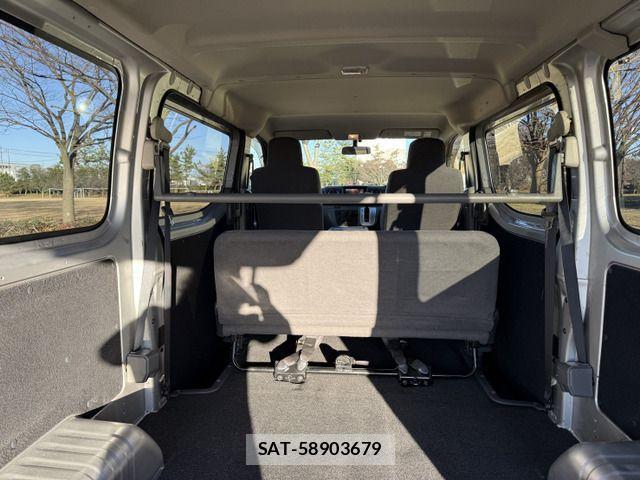 Nissan NV350 Caravan 2014-11 1662821-19