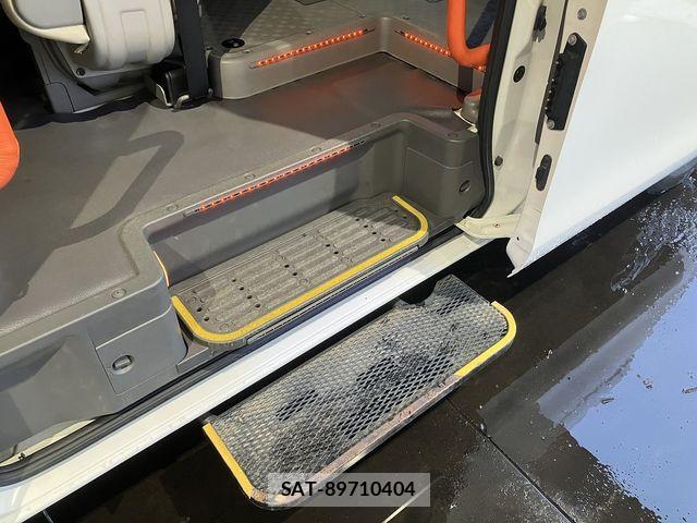 Nissan NV350 Caravan 2018-01 2213393-12