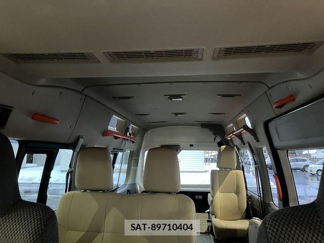 Nissan NV350 Caravan 2018-01 2213393-14