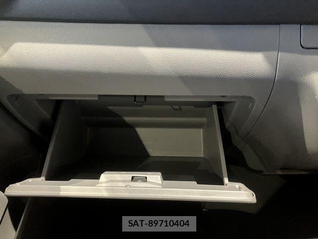 Nissan NV350 Caravan 2018-01 2213393-27