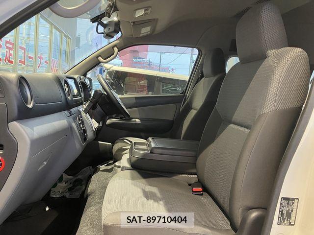 Nissan NV350 Caravan 2018-01 2213393-29