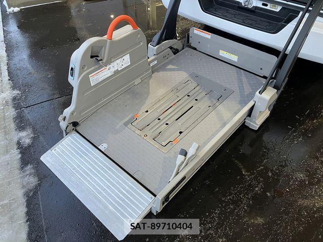 Nissan NV350 Caravan 2018-01 2213393-8