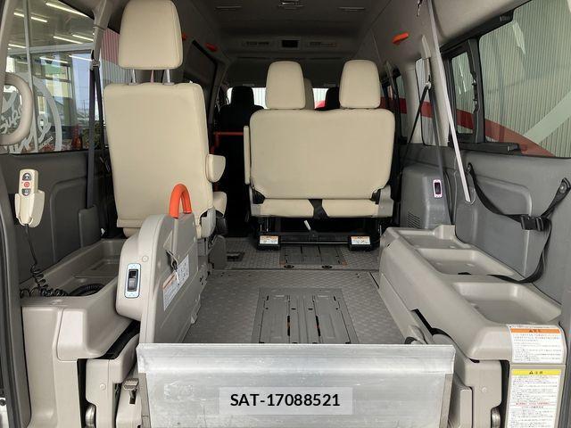Nissan NV350 Caravan 2019-07 2213403-11
