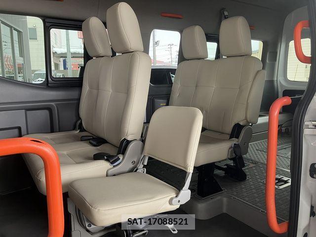 Nissan NV350 Caravan 2019-07 2213403-16