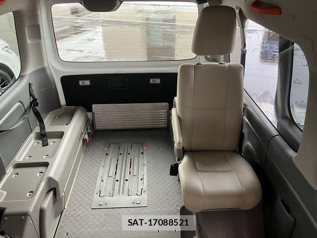 Nissan NV350 Caravan 2019-07 2213403-17