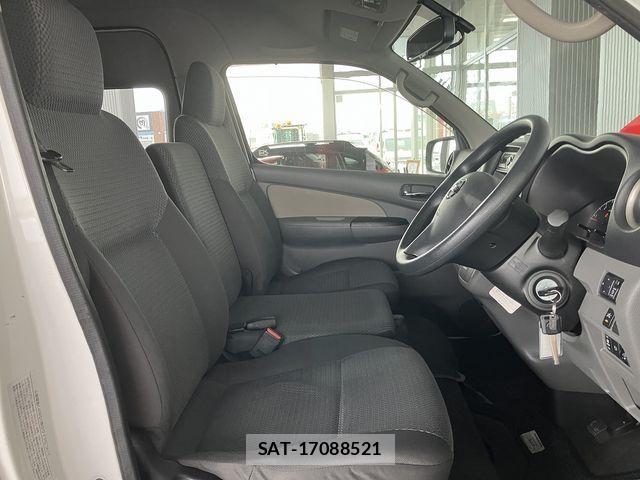 Nissan NV350 Caravan 2019-07 2213403-28